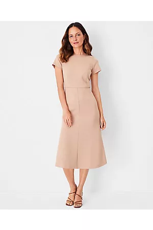 ANN TAYLOR The Flare Dress in Double Knit