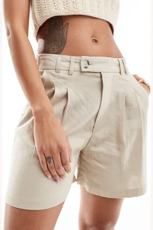 Stradivarius Linen look bermuda shorts in natural