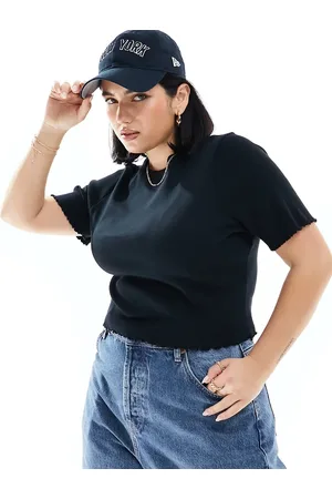 COLLUSION Plus lettuce edge ribbed T-shirt in