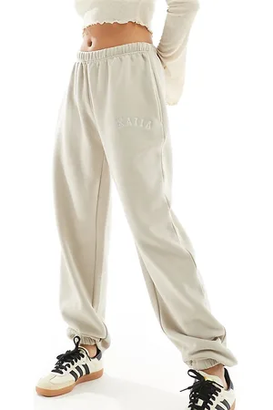Kaiia Petite cuffed sweatpants in stone