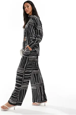 Style Cheat Wide leg pants in mono print - part of a set