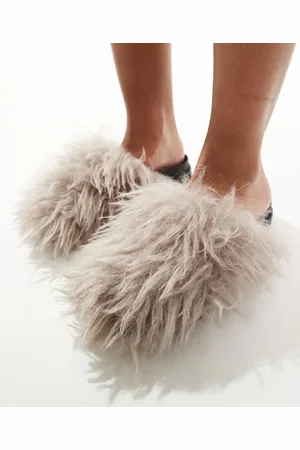 Pull&Bear Fluffy slip on shoes in
