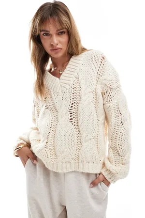 4th & Reckless Cable knit V-neck sweater in cream