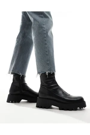 Stradivarius Chunky flat boot in