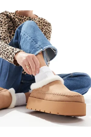 Pull&Bear Cozy faux fur lined slip on clogs in sand