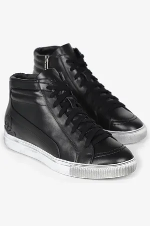 SCALPERS Studs sneakers in
