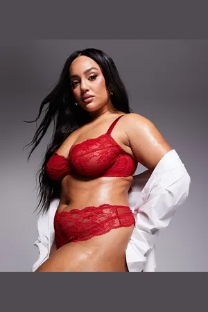 ASOS ASOS DESIGN Curve Lola lace thong in