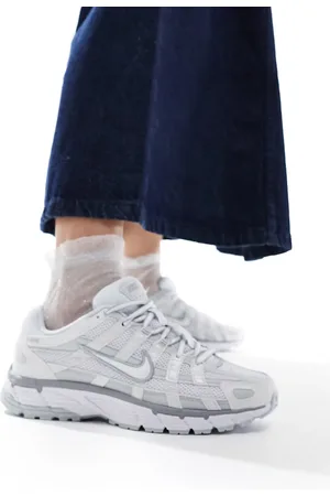 Nike P-6000 sneakers in and silver