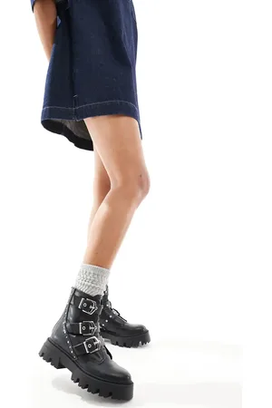 Stradivarius Buckle detail chunky flat boots in