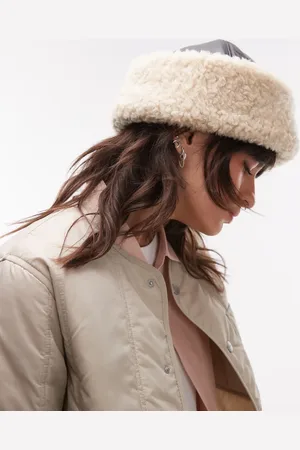 ARKET Premium leather hat with faux shearling fold-over lining in and cream