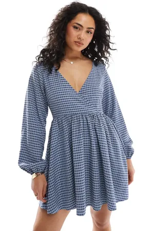 Daisy Street V neck mini dress in check