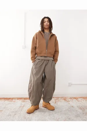 Reclaimed Baggy barrell leg cargo pants in khaki