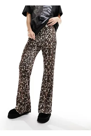 ONLY Ribbed flare pants in leopard print