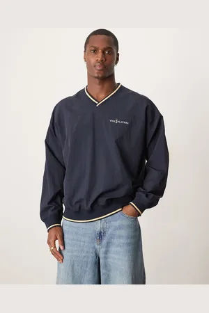 Abercrombie & Fitch V neck motif fleece sweater in