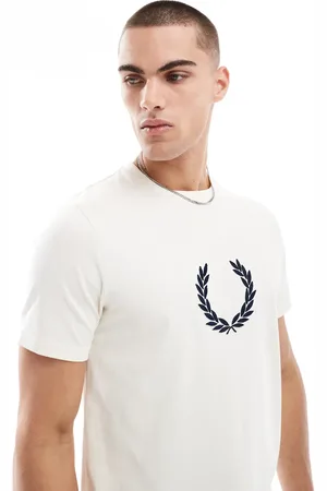 Fred Perry Textured laurel wreath t-shirt in off