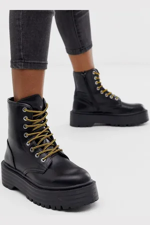 Pull&Bear Lace up boot with chunky sole in