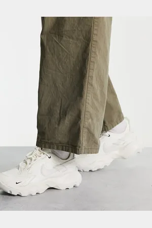 Nike TC 7900 sneakers in