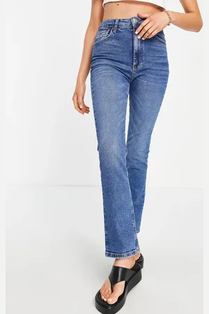 Stradivarius Vintage fit straight jeans in mid wash