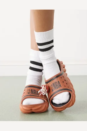 Crocs NBA Echo slides in sienna