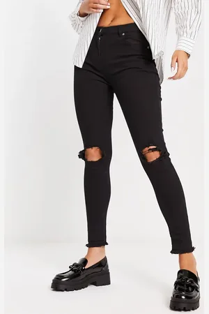 Parisian Skinny jeans with ripped knee in