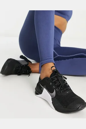 Nike Metcon 7 sneakers in