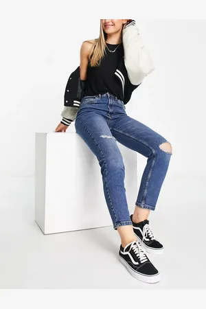 Stradivarius Slim mom jean with stretch and rip in medium