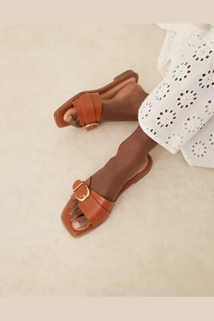 Raid Nikola buckle flat sandals in tan