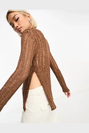 Moon River Side slit asymmetrical hem long sleeve knit top in chocolate