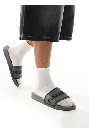 Pull&Bear Slides in