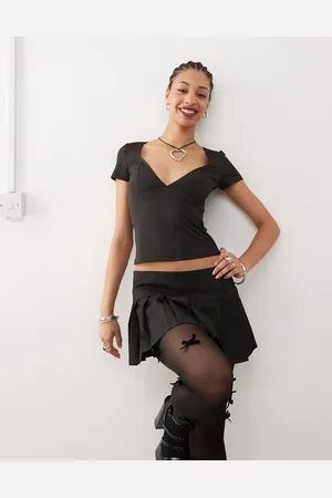 Edikted Slinky v neck top in