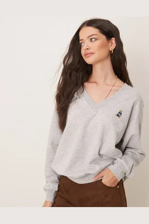 Gina Tricot Relaxed fit v neck sweater with teddy bear graphic in light heather