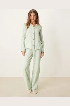 Urban Threads Textured long sleeve revere top and pants set in floral print