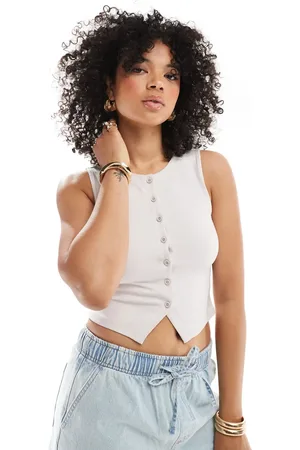 Stradivarius Sleeveless buttoned top in beige