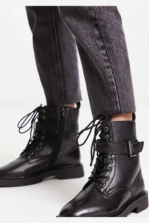 Simply Be Simply Be Extra Wide Fit leather flat up ankle boots with side buckle detail in