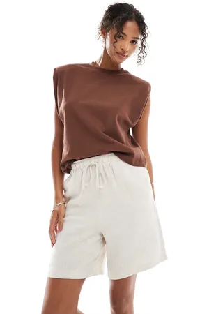ONLY Pull up linen mix shorts in beige