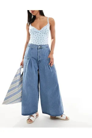 ASOS Wide leg cropped jeans with pockets in light wash