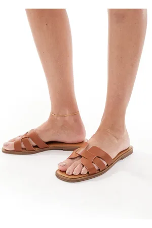 SEQWL Stork flat sandals in tan