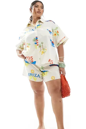 Pieces® Pieces Curve high rise shorts in cream based conversational print - part of a set