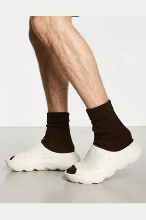 UGG Slide it molded clogs in sand