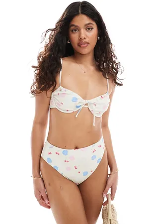 Pieces® Underwired tie front detail bikini top in seashell print - part of a set