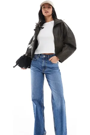 ASOS ASOS DESIGN Petite comfort stretch straight leg jeans in authentic mid