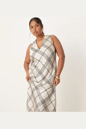 ASOS ASOS DESIGN Curve v-neck satin midi slip dress in white and black plaid