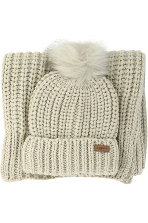 Barbour "Saltburn" Beanie And Scarf Set