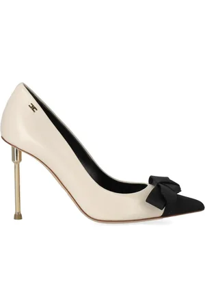 Elisabetta Franchi Butter Black Pump With Bow