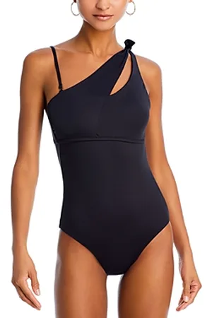 The latest collection of swimsuits & bathing suits in the size 40I