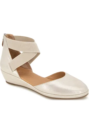 Kenneth Cole Women