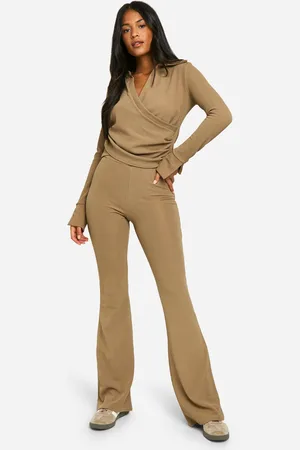 Boohoo Womens Tall Crinkle Wrap Top And Flare Pants Two-Piece - - 4