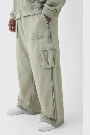 Boohoo Mens Plus Relaxed Wide Leg Eyelet Detail Cargo Sweatpants