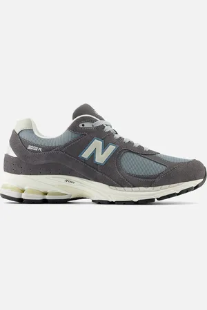 New Balance Unisex 2002r Suede and Mesh Trainers - UK 4