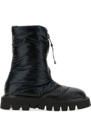 Elena Iachi Aki boot